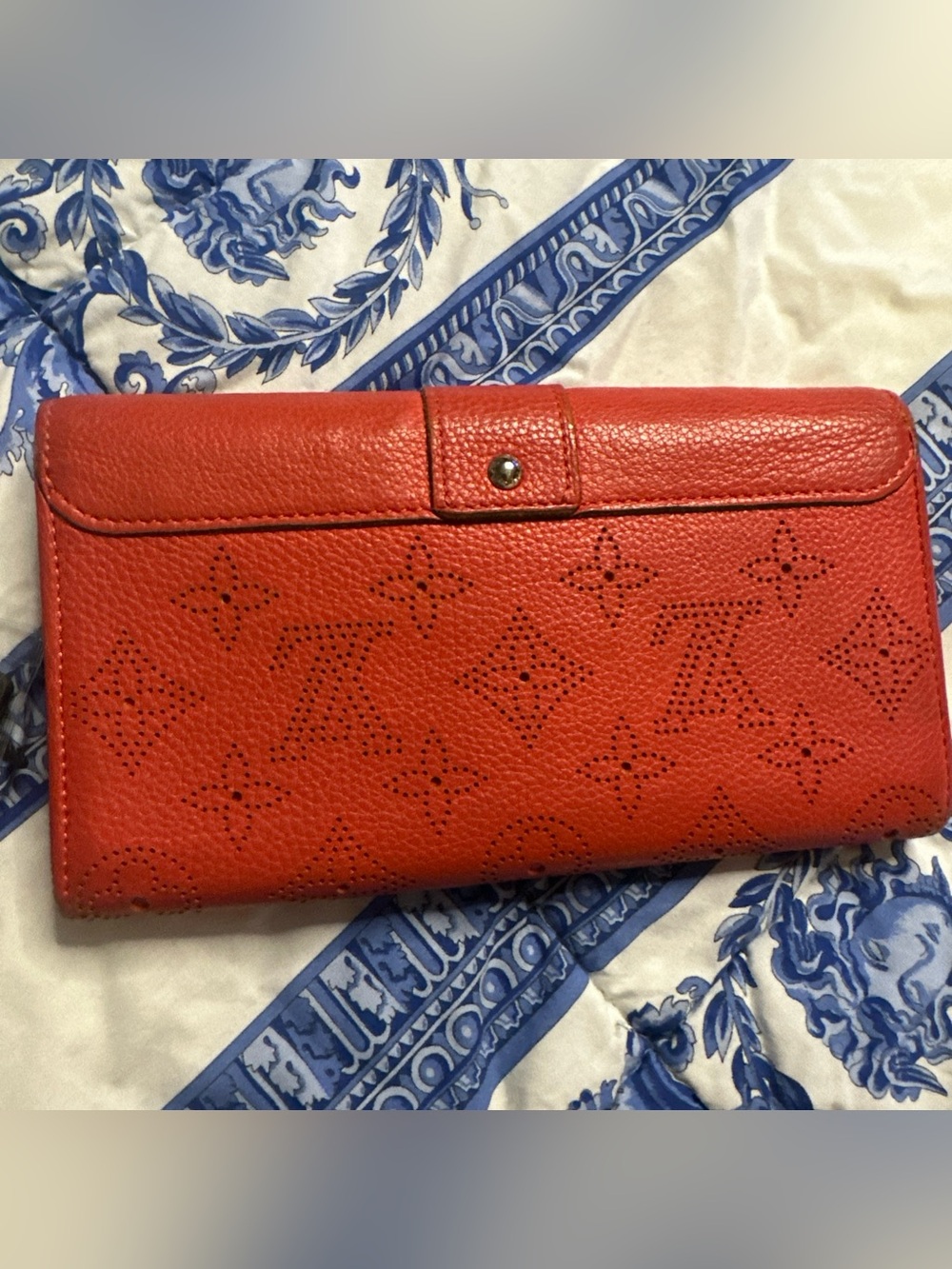 Authentic Louis Vuitton Mahina Amelia Wallet Grenade Red Perforated Leather COA - Picture 2 of 16